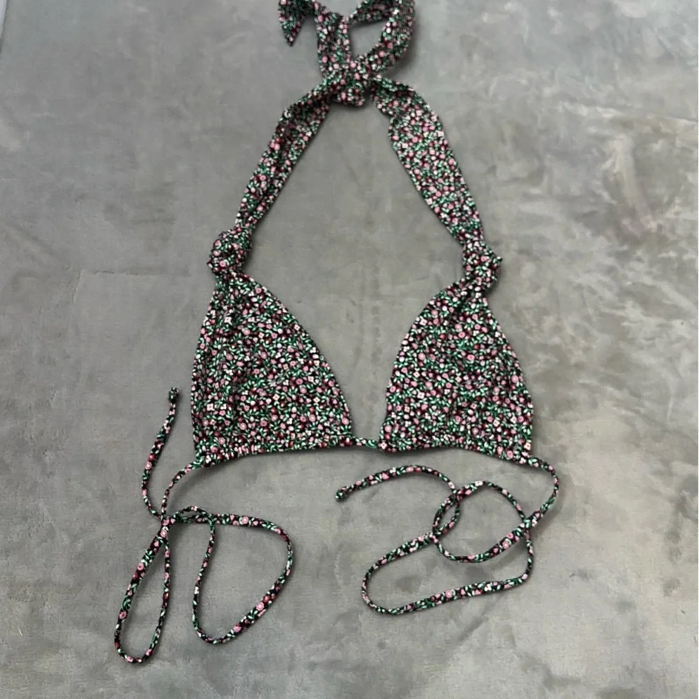 New! Frankie’s Bikinis Kealy triangle bikini top summer nights floral 4649